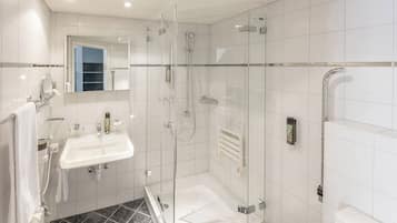 Standard-Doppelzimmer | Badezimmer