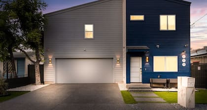 2x HotTub, MiniGolf, Pool, Games,Theater, 20Guests