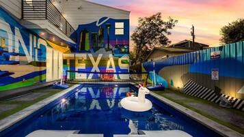 Outdoor pool, a heated pool