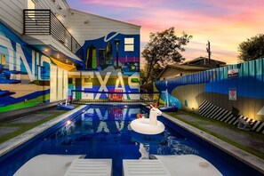 Outdoor pool, a heated pool