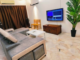 Basic Villa | Iron/ironing board, free WiFi, bed sheets