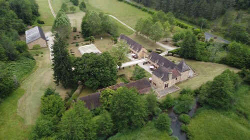 Le Petit Moulin x Gîte de charme familial au coeur du Périgord