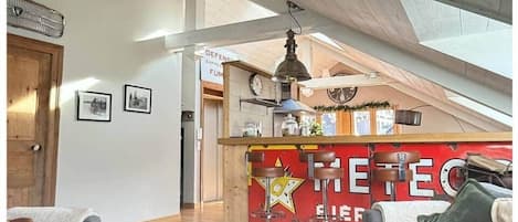 Bar (in der Unterkunft)