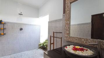 Comfort-Haus, 2 Schlafzimmer, Terrasse, Poolblick | Badezimmer