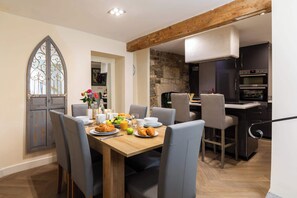 Dining - Stylish 4-Bedroom Townhouse in the Heart of Bath (Bath)