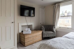 Unclassified image, 2 of 41, button