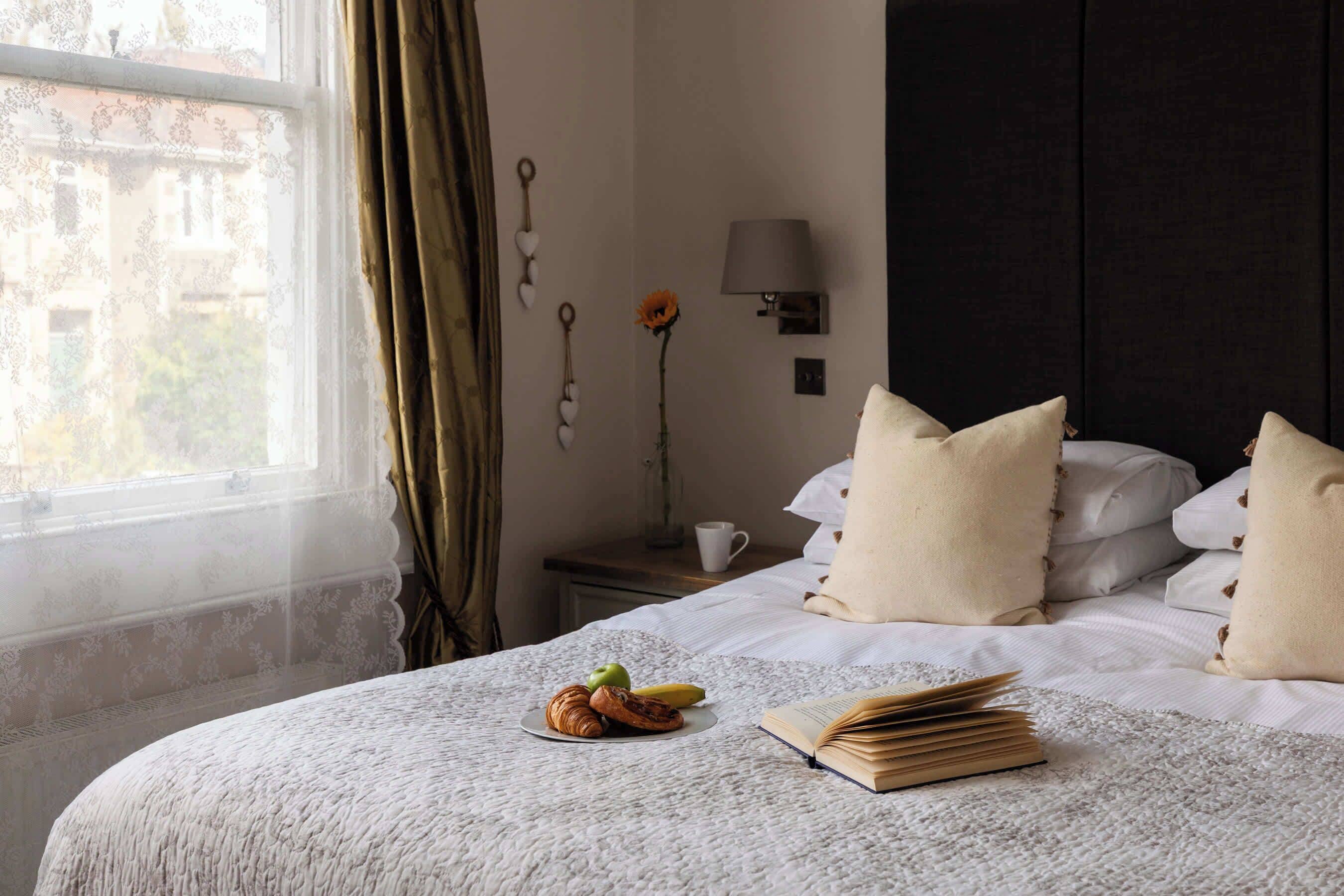 4 bedrooms, travel cot, WiFi, bed sheets