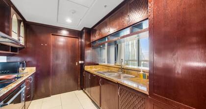 Durrani- Grand 5BR Besides Dubai Mall