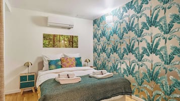 Apartment | 2 bedrooms, laptop workspace, iron/ironing board, bed sheets