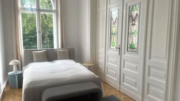 3 quartos, Wi-Fi de cortesia, roupa de cama