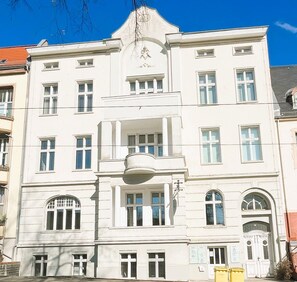 Exterior - Vacation apartment with 2 free parking spaces (Frankfurt (Oder))