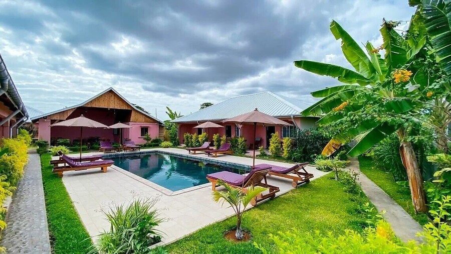 Jardin fleuri de Lety