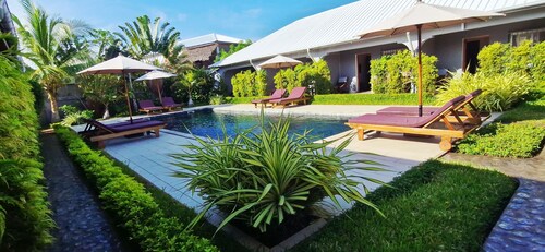 Jardin fleuri de Lety