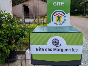 تفاصيل الفندق من الخارج