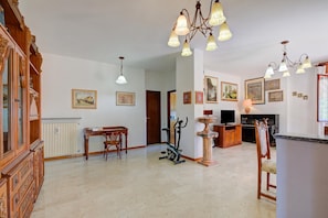 Apartamento familiar, 2 habitaciones, balcón (A Due Passi Dal Bosco: Hillside) | Interior
