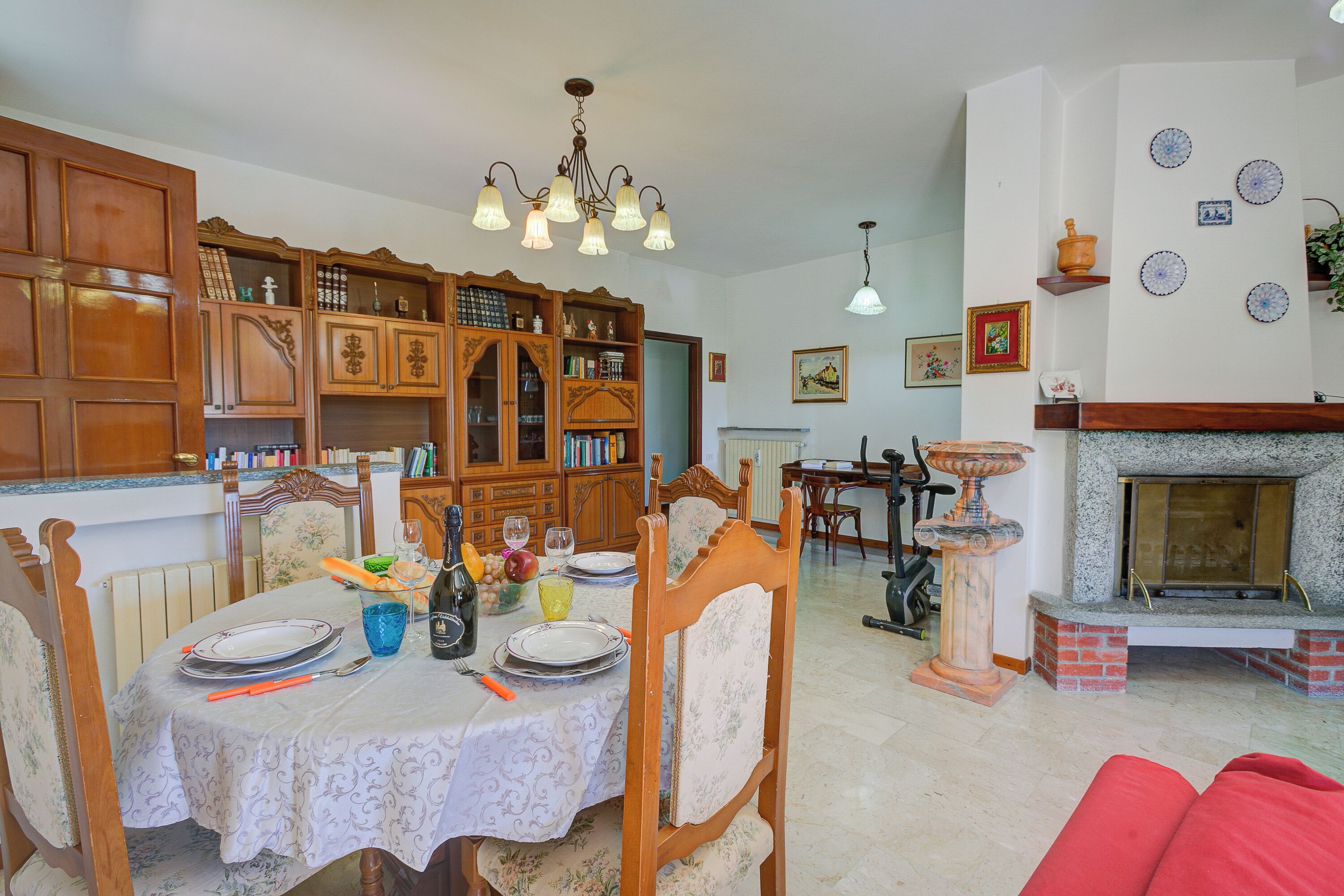 Family Apartment, Multiple Bedrooms (A Due Passi Dal Bosco) | Dining