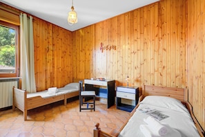 Apartamento familiar, 2 habitaciones, balcón (A Due Passi Dal Bosco: Hillside) | 2 dormitorios