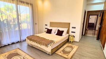 6 makuuhuonetta, silitysrauta/-lauta, Wi-Fi, vuodevaatteet