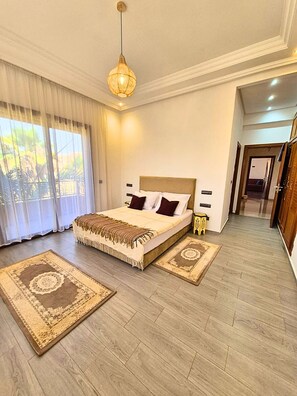 6 soverom, strykejern/-brett, wi-fi og sengetøy