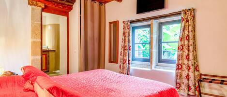 1 habitación, wifi y ropa de cama