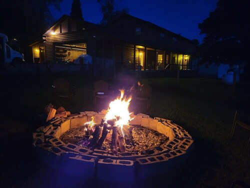 Meadowview Solar Haven - Hot Tub