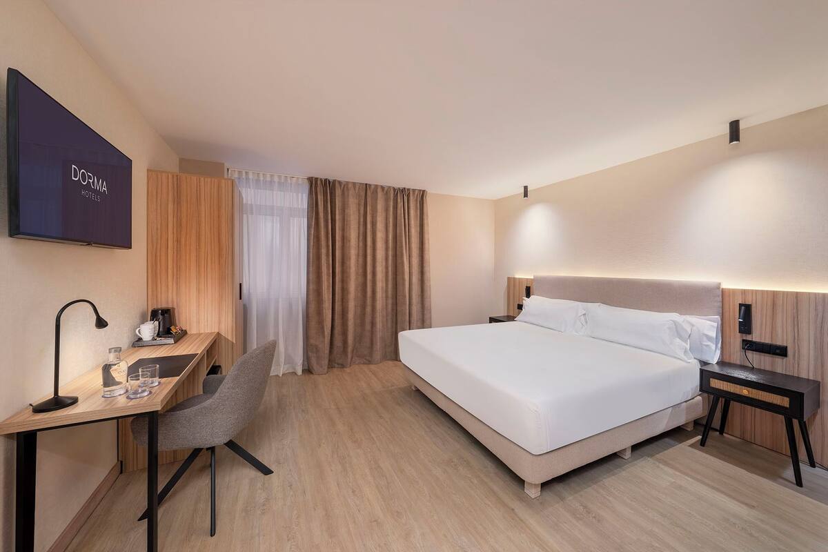 Minibar, wifi gratis, ropa de cama