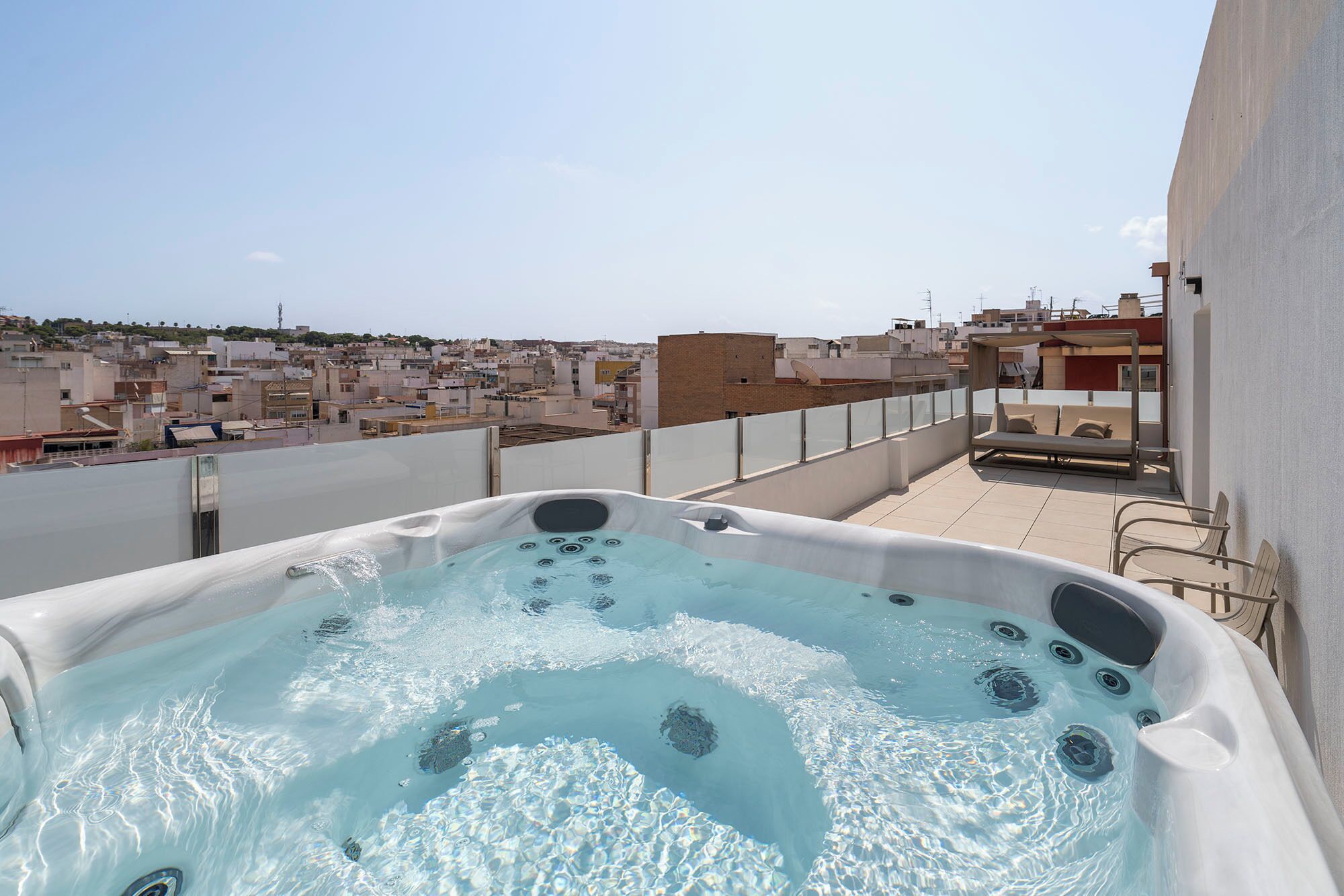 Minibar, wifi gratis, ropa de cama