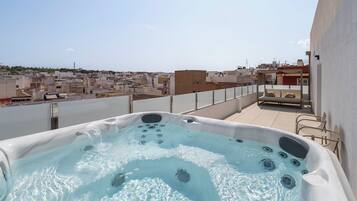 Minibar, wifi gratis, ropa de cama