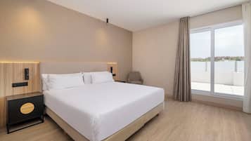 Minibar, wifi gratis y ropa de cama