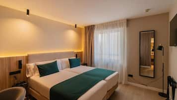 Minibar, free WiFi, bed sheets