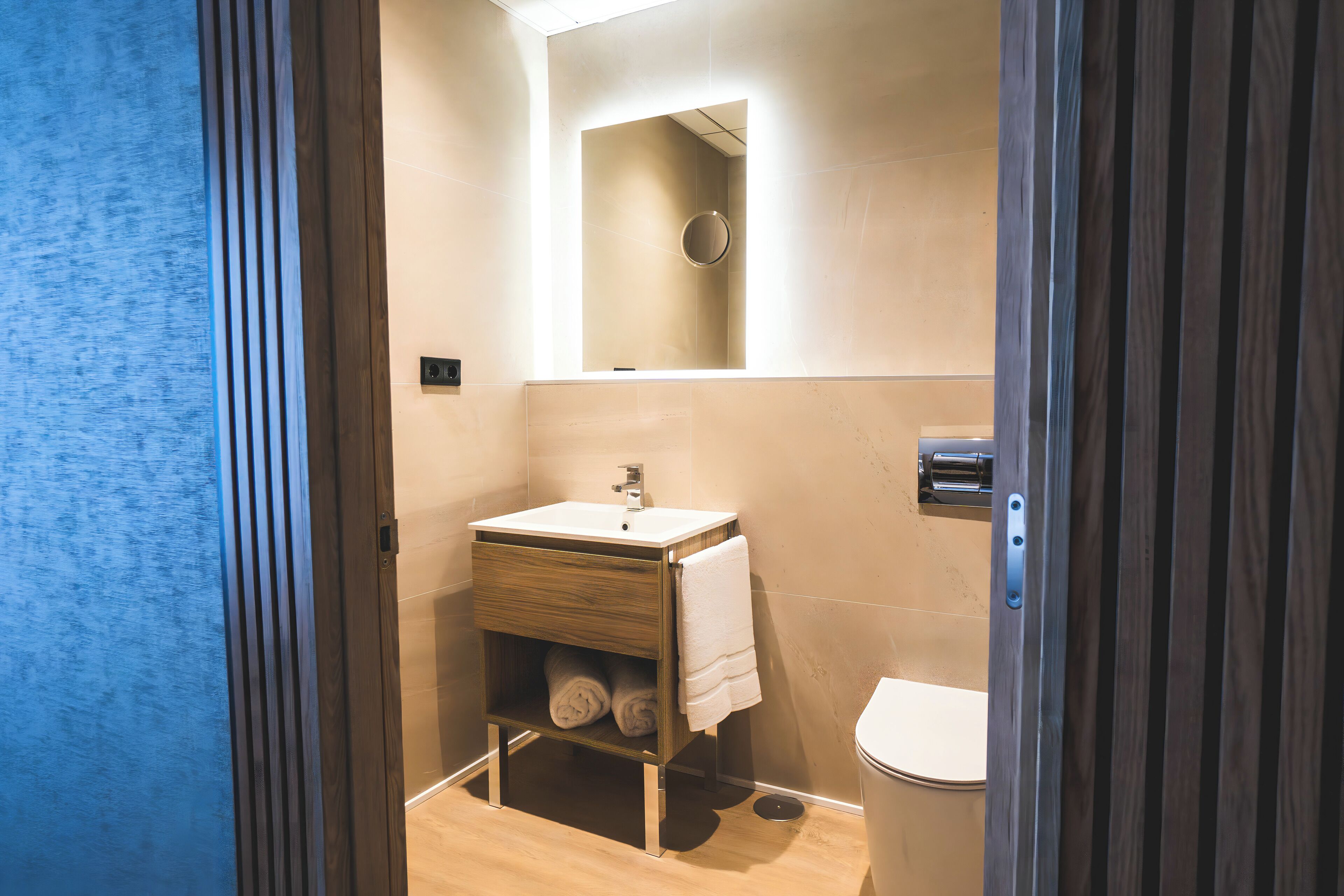 Quarto casal ou duplo standard | Banheiro | Papel higiênico 