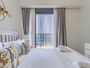 Apartemen Mewah, balkon, pemandangan kota | Ruang kerja ramah laptop dan Wi-Fi gratis