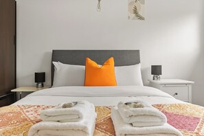 3 habitaciones, tabla de planchar con plancha, wifi y ropa de cama