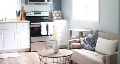 Cozy 1-bedroom house in charming Glen Allen with AC