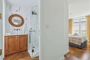 1 bedroom, desk, iron/ironing board, travel cot