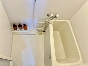 Apartamento económico, no fumadores (201) | Baño | Zapatillas