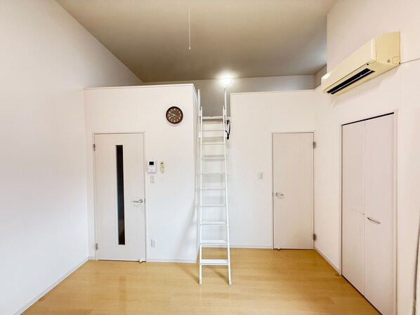 Economy Apartment, Non Smoking (201) | Blackout drapes, iron/ironing board, free WiFi