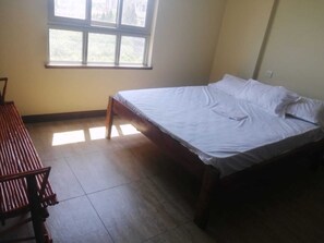 2 bedrooms, free WiFi, bed sheets, wheelchair access - 2-bedroom apartment / pool / walking distance to beach (Mombasa)