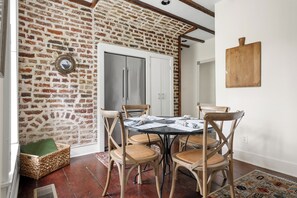 Dining - The Carriage Houses | Historic Charleston! (Charleston)