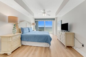 3 bedrooms, iron/ironing board, internet, bed sheets - Paradise Point at the Opus - Pool open! (Daytona Beach Shores)