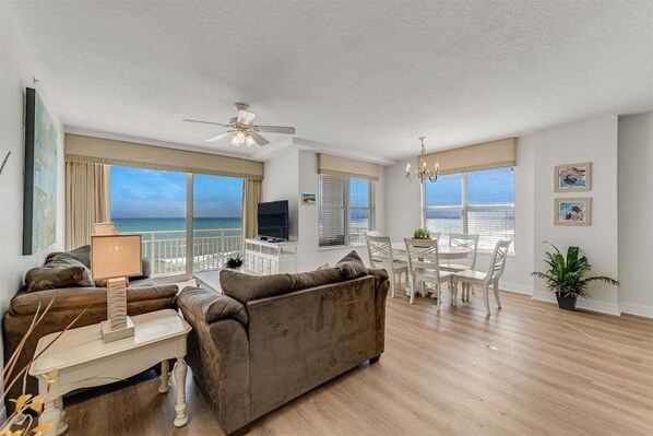 TV - Paradise Point at the Opus - Pool open! (Daytona Beach Shores)