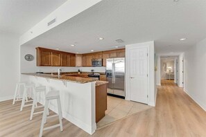 Fridge, microwave, oven, stovetop - Paradise Point at the Opus - Pool open! (Daytona Beach Shores)