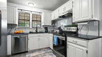 Oven, dishwasher, coffee/tea maker, high chair