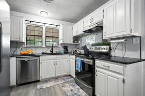 Oven, dishwasher, coffee/tea maker, high chair