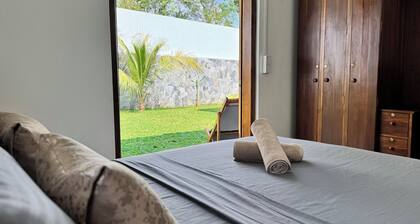 Aliya Watunu Hena - One-Bedroom Cabin in Tangalle