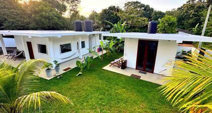 Aliya Watunu Hena - One-Bedroom Cabin in Tangalle