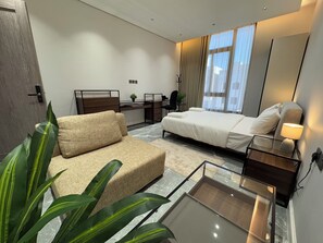 In-room safe, desk, laptop workspace, free WiFi