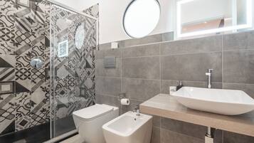 Doppia Deluxe, vista città | Bagno