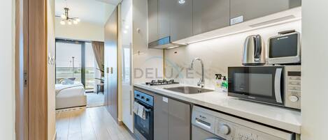 Fridge, microwave, oven, stovetop