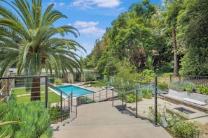 Outdoor pool, sun loungers
